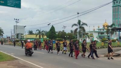 Kapolres Lingga Bersama Sejumlah Personel Gelar Jalan Santai Minggu Pagi