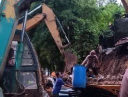 Banjir dan Longsor di Rusun Mukakuning Batam Sebabkan Kemacetan Parah