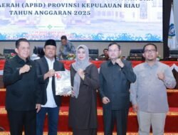 Gubernur Kepri Sampaikan Nota Keuangan dan Ranperda APBD Kepri 2025