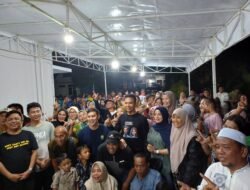 Bagikan 700 Paket Sembako Untuk Tim, Aweng Kurniawan Terima Surprise Ulang Tahun Dari Relawan