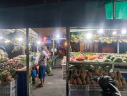 Pedagang Buah Karimun Mengeluh Akibat Kehadiran Toko Buah Baru Yang Menjatuhkan Harga