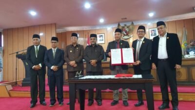 DPRD Karimun Umumkan Bupati dan Wakil Bupati Terpilih untuk Periode 2025-2030