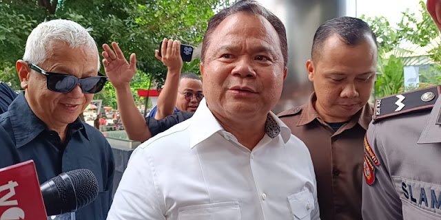 Mantan Dirjen Imigrasi Ronny Sompie Diperiksa KPK Terkait Kasus Hasto