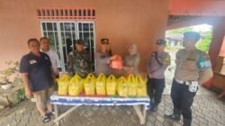 Polres Lingga Berikan Bantuan kepada Korban Banjir di Desa Laboh