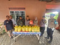 Polres Lingga Berikan Bantuan kepada Korban Banjir di Desa Laboh