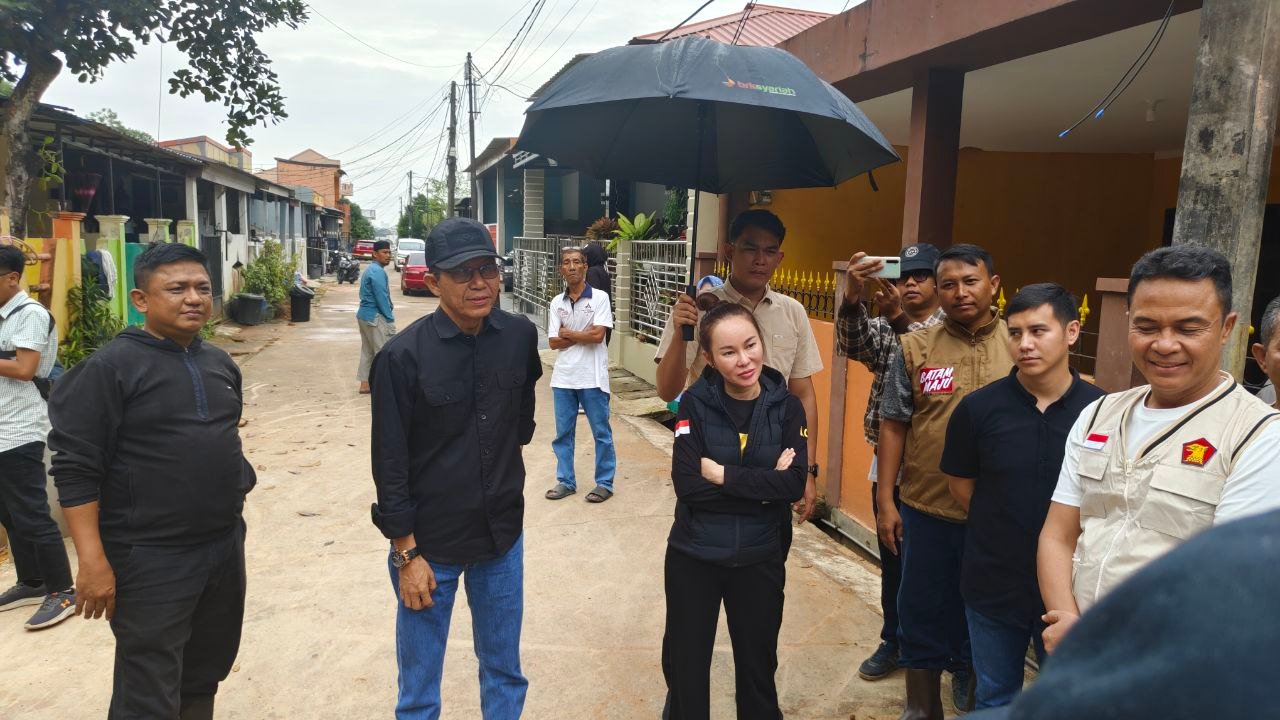 Walikota dan Wakil Walikota Batam Terpilih Tinjau Lokasi Tanah Longsor di Tiban Koperasi