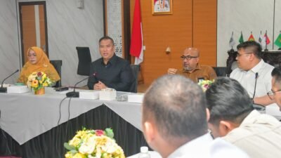 Wakil Gubernur Kepri Nyanyang Haris Pratamura saat Rapat dengan Kepala BP Bintan, Karimun dan Tanjung Pinang