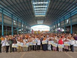 1.245 Insentif Lansia Disalurkan, Bukti Komitmen Amsakar – Li Caludia Untuk Kesejahteraan Masyarakat di Batam