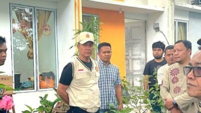 Tinjau Korban Angin Puting Beliung di Tanjung Riau, Aweng Kurniawan Berikan Bantuan Untuk Masyarakat