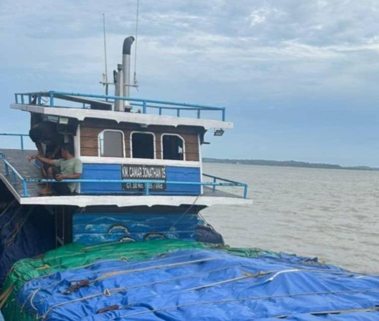 Bea Cukai Kepri Gagalkan Dugaan Penyelundupan Ribuan Ton Beras, Tiga Kapal Kayu Diamankan