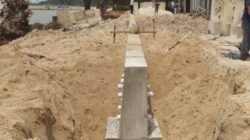 PT Timah Pasang Penahan Abrasi di Pantai Pongkar