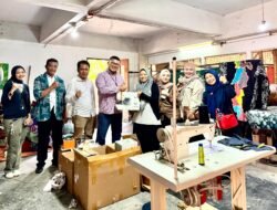 Peduli UMKM, PLN Batam Serahkan Bantuan untuk Batik Moleqie