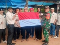 Babinsa Kabil Sumbang Bendera Merah Putih, Warga Telaga Rindu Tersentuh Sambut HUT RI ke-80