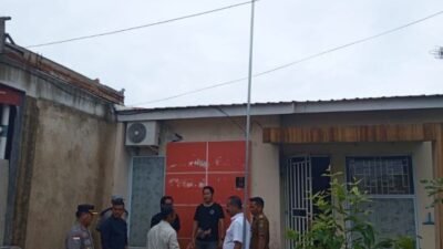 Dianggap Meresahkan, Polisi Turunkan Bendera Anime One Piece di Perumahan Batam