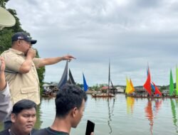 Jaga Tradisi di Kepri, Iman Sutiawan Lepas Lomba Sampan Layar di Kampung Tua Patam Lestari
