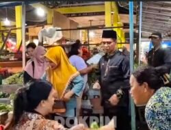Bupati Karimun Bersama Kadis Perindag Tinjau Ketersediaan Sembako di Pasar Puan Maimun