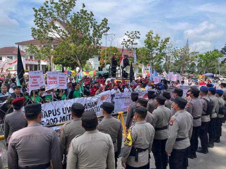 Demo Batam Hari Ini