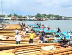 Buktikan Komitmen, Ketua DPRD Kepri Serahkan 14 Boat Pancung dan 36 Sampan Ketinting Untuk Masyarakat di Hinterland