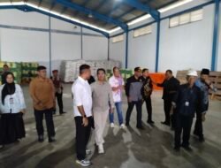 Bupati Karimun Tinjau Gudang Bulog, Pastikan Stock Beras Aman