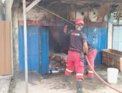 Diduga Konseleting1 Unit Ruko Pasar Lama Ludes di Lalap Sijago Merah