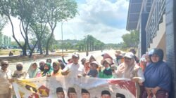 Jelang Harlah ke-18, Aweng Kurniawan Susur Jalan Bagikan Sembako untuk Petugas Kebersihan