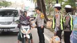 Polres Karimun Berbagi Takjil, Pererat Silaturahmi Ramadan