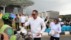 Senyum Ojol di Pollux Habibie, Imigrasi Batam & MPI Kepri Berbagi Berkah Ramadhan