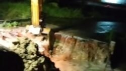 Kesal Janji Perbaikan Tak Terealisasi, Warga Kampung Tua Sungai Binti Bongkar Paksa Gorong-Gorong Sempit Pemicu Banjir