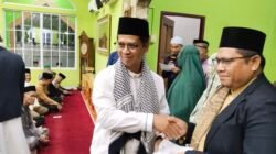 Safari Ramadan di Alur Jongkong, Bupati Karimun Serahkan Bantuan dan Ajak Warga Jaga Kebersihan