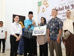 Kuota Bansos Lansia Melonjak Dua Kali Lipat, Amsakar-Li Claudia Buktikan Keberpihakan pada Rakyat