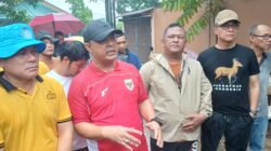 Aksi Nyata di Tengah Hujan, Ketua DPRD Kepri Turun Langsung Cek Titik Banjir Tiban Indah