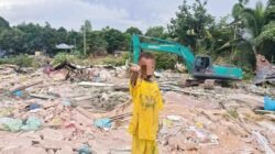 Di Balik Puing-Puing, Ada Mimpi Kecil Seorang Bocah