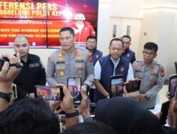 Kapolresta Barelang Pimpin Konferensi Pers Penanganan Kasus Pengeroyokan dan Penganiayaan yang Viral di Media Sosial