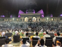 Belasan Ribu Jamaah Padati Kepri Bersholawat 3, Habib Syeikh Ajak Umat Perkuat Cinta Rasul dan Persatuan